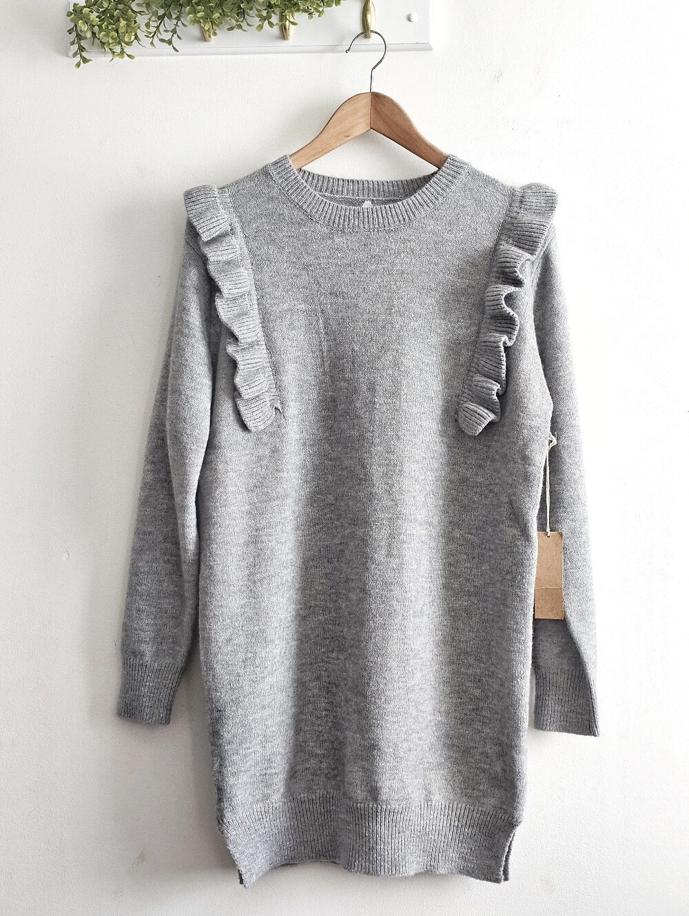 Dreamers by Debut Gray Ruffle Sleeve Sweater Dress Women's Medium NWT Cozy Knit